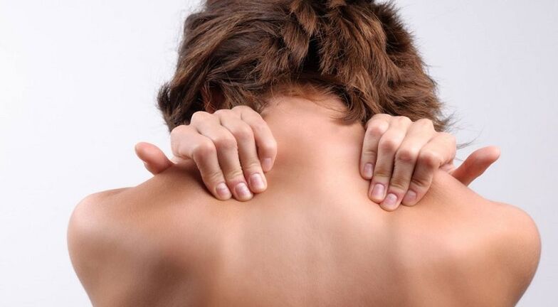 Dolore al collo con osteocondosi cervicale